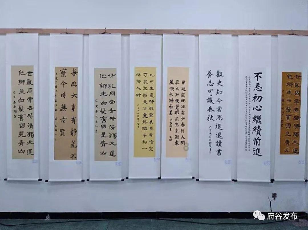王毅同牙买加外长约翰逊-史密斯会谈