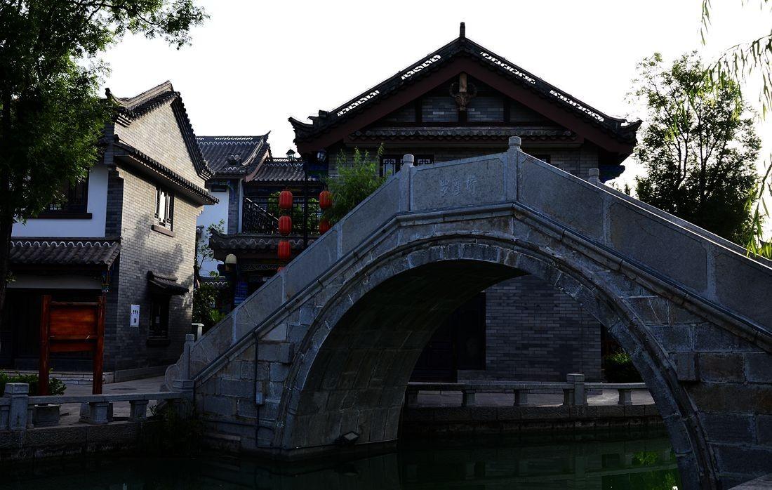 逃离违建房屋8