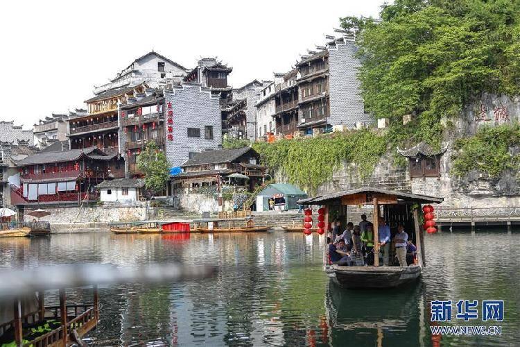 解答疑惑,轻松问答,蜗牛问答平台电影《荞麦疯长》,都有哪些明星出演?